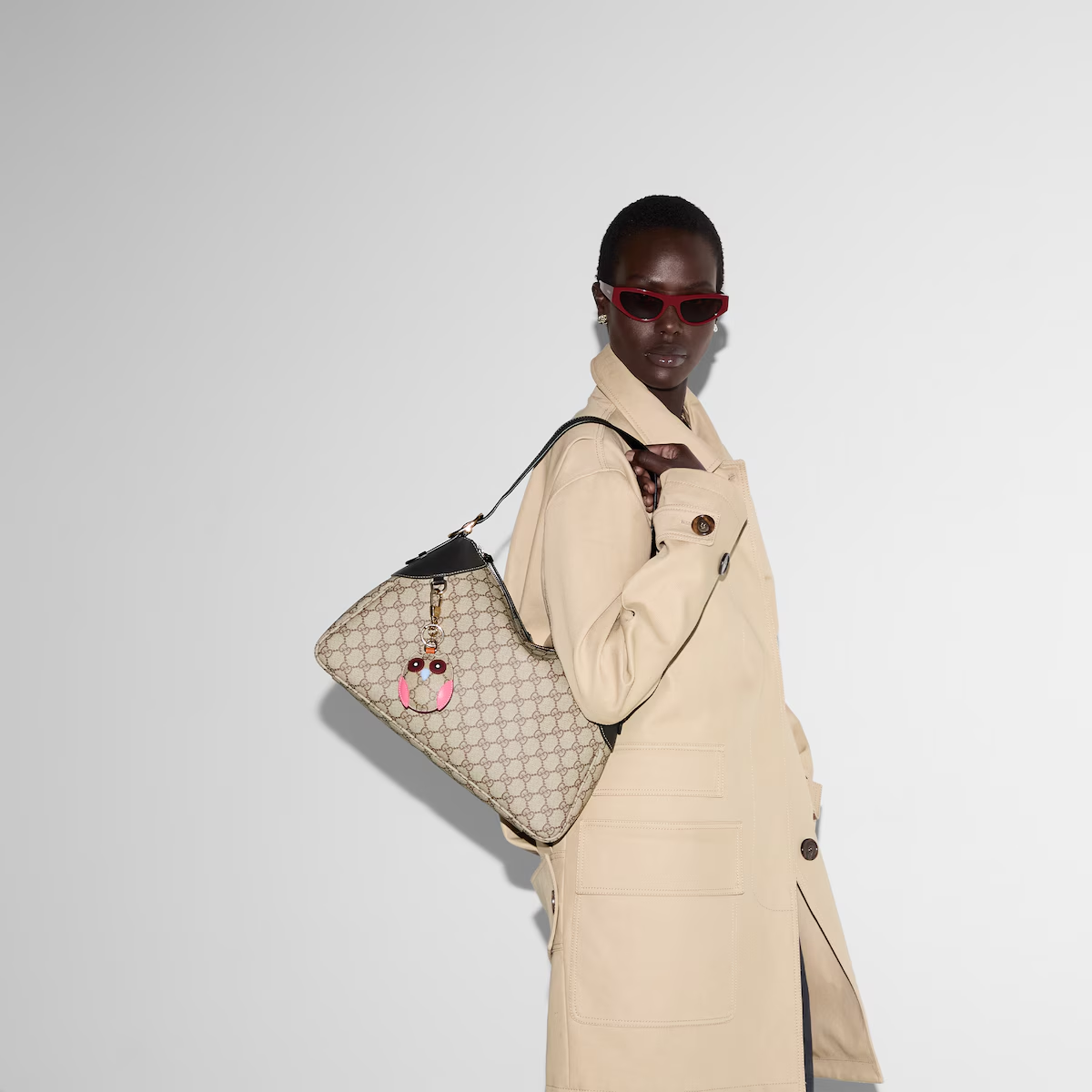 GG EMBLEM LARGE SHOULDER BAG